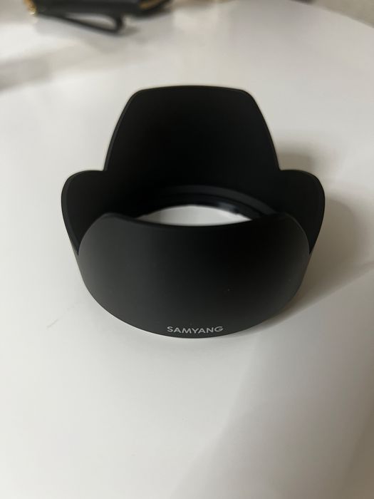 Сенник за обектив Samyang