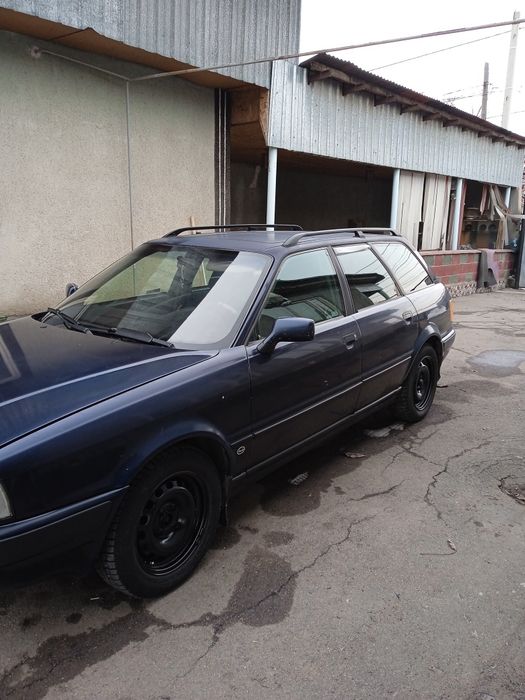 Продам автомобиль Ауди 80б4 универсал.