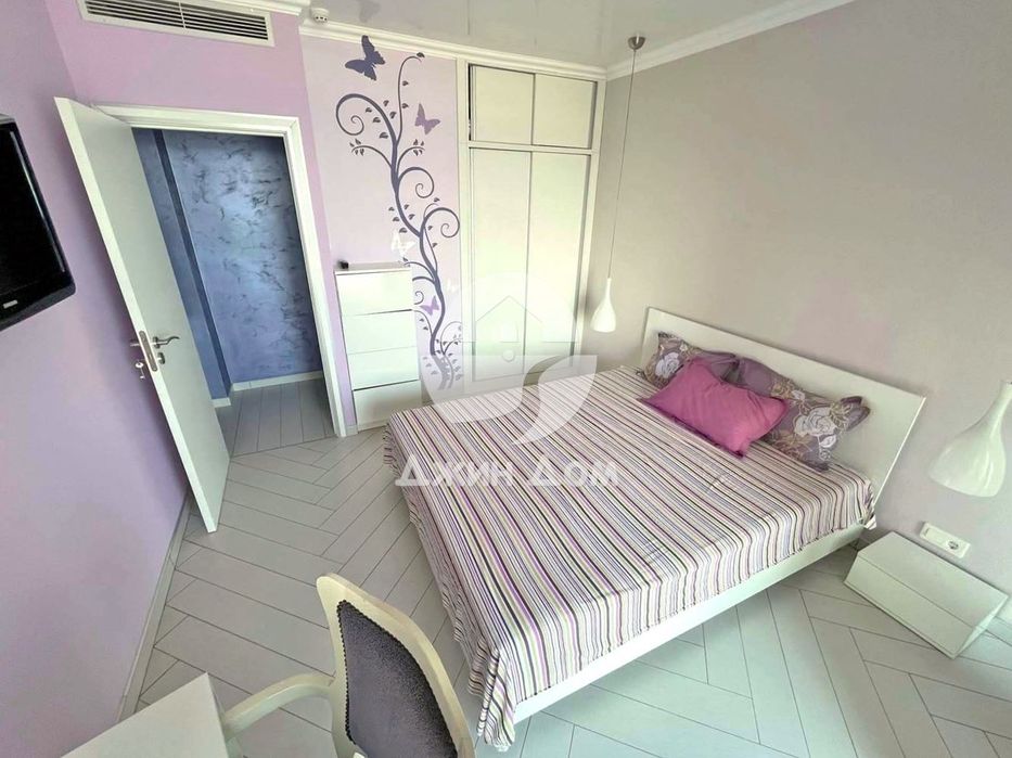 Просторен тристаен апартамент с ПАНОРАМА МОРЕ в Атриум Бийч, Елените