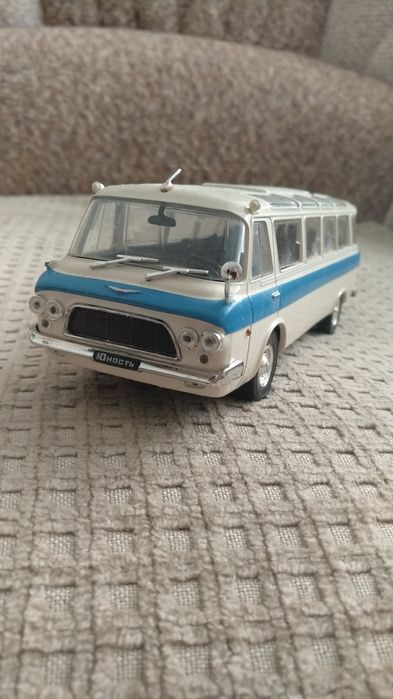 модель автобуса юность
