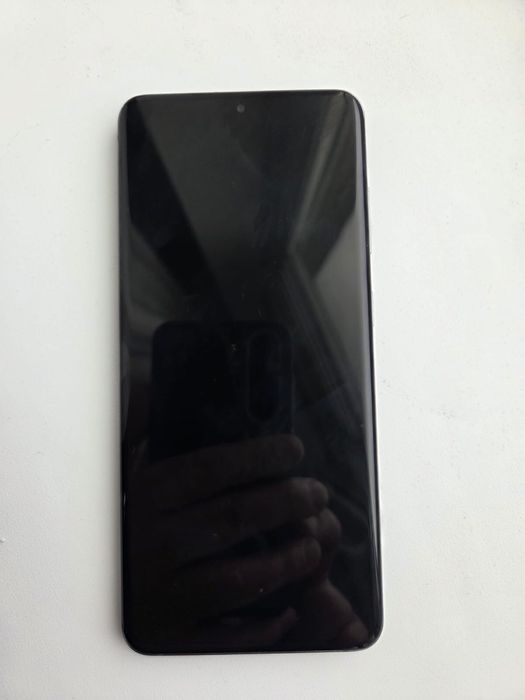Продам телефон Samsung S20