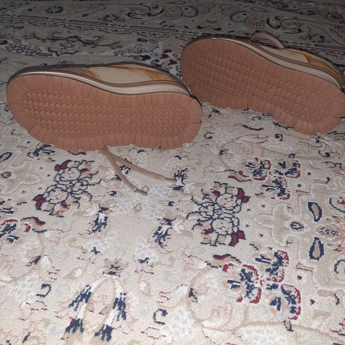 Кроссовки кожаные