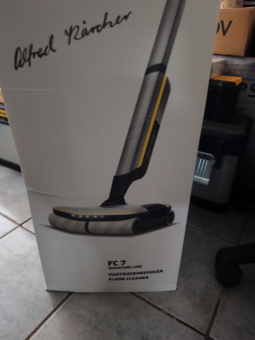 Vând Karcher FC 7
