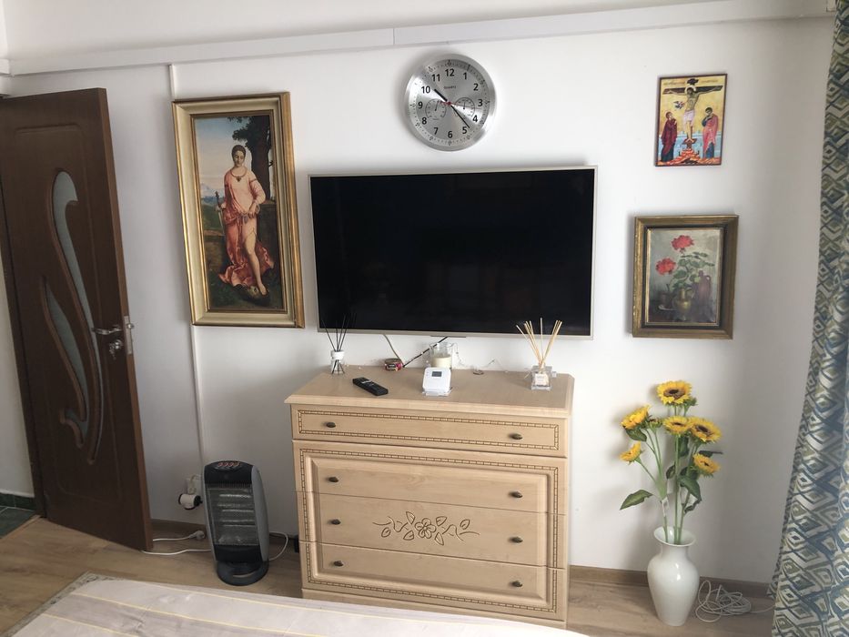 Vand Apartamnet 2 camere -Centru- vis a vis Primarie