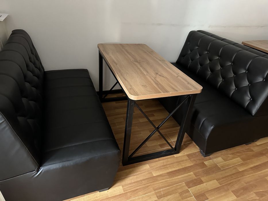 Диван кожанный для кафе в комплекте