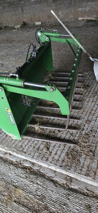 Tocator john deere 6130 cu incarcator frontal 85 cai am 2010 . Ca 6230