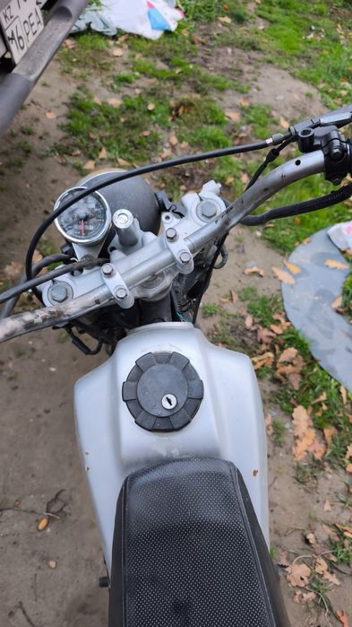 Мотоцикл yamaha TW200