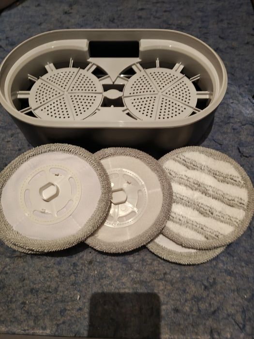 Vând  aspirator articole