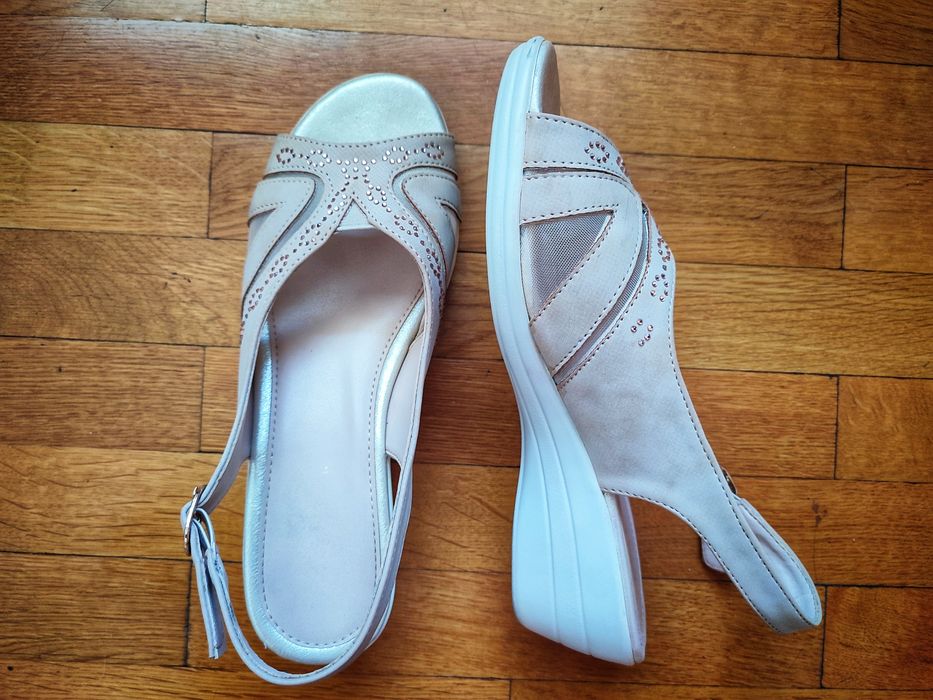 Сандали Clara Barson