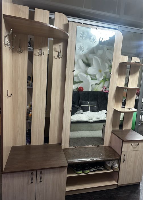 Продам прихожую б/у