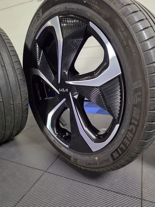 Оригинални 20" джанти Kia EV6 GT-Line + Michelin Pilot Sport EV 255/45 R20 OEM