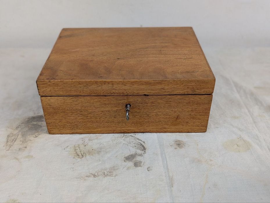 Продам дубовую шкатулку