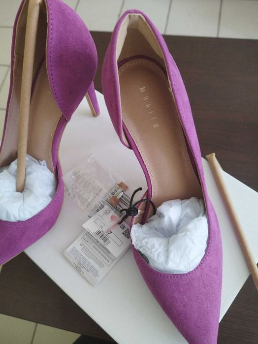 Нови обувки на ток