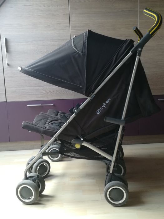 Количка за близнаци