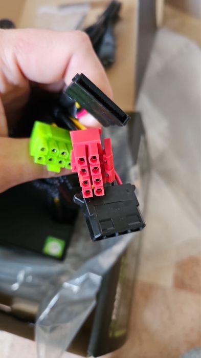 Продам блок питание для компьютера gamemax vp 700W