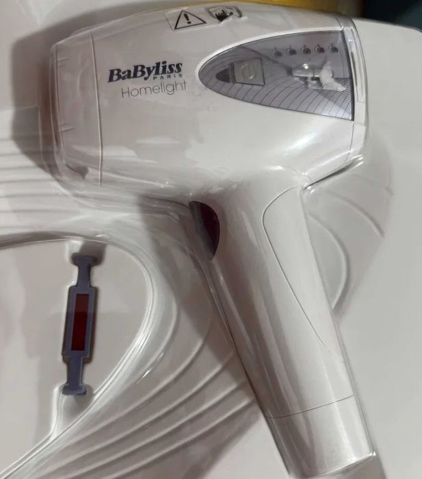 Epilator Babyliss cu lumina pulsata