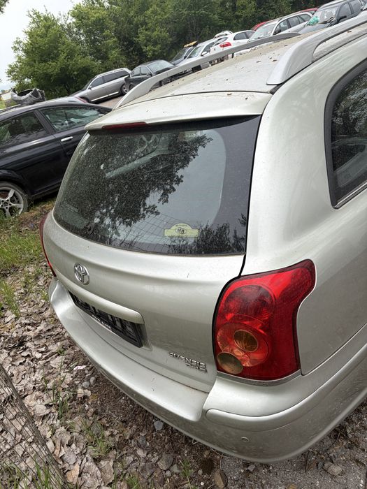 Toyota avensis D4D 2.2 на части
