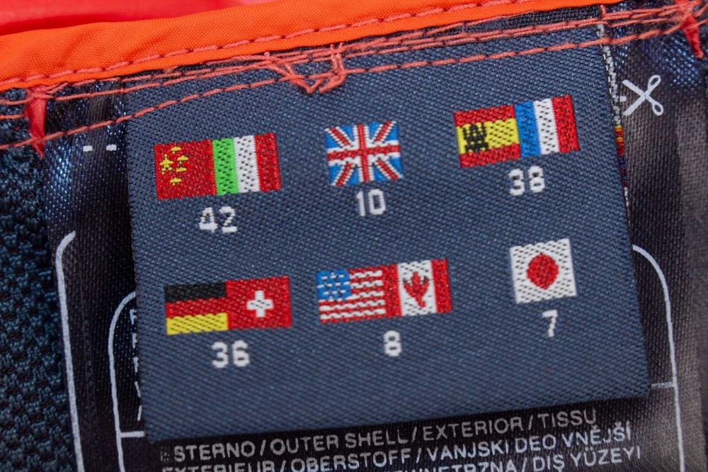 CIESSE PIUMINI дамско пухено яке със свалящи ръкави пълнеж пух 36 S