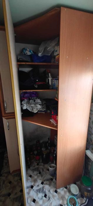 Шкаф угловой для комнаты