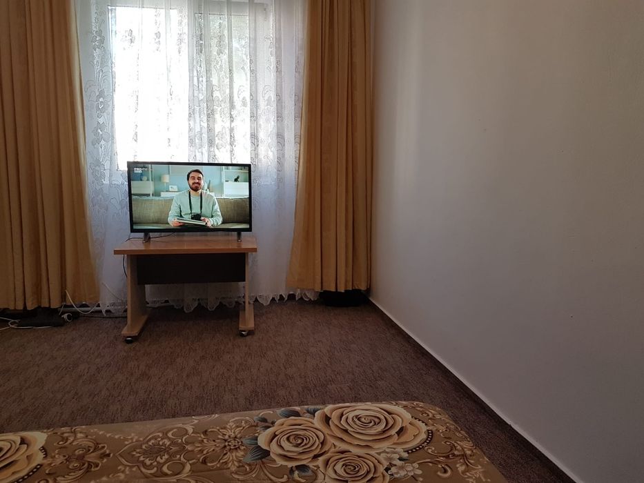 Apartament cu 3 camere pentru închiriat pe sezonul de vara