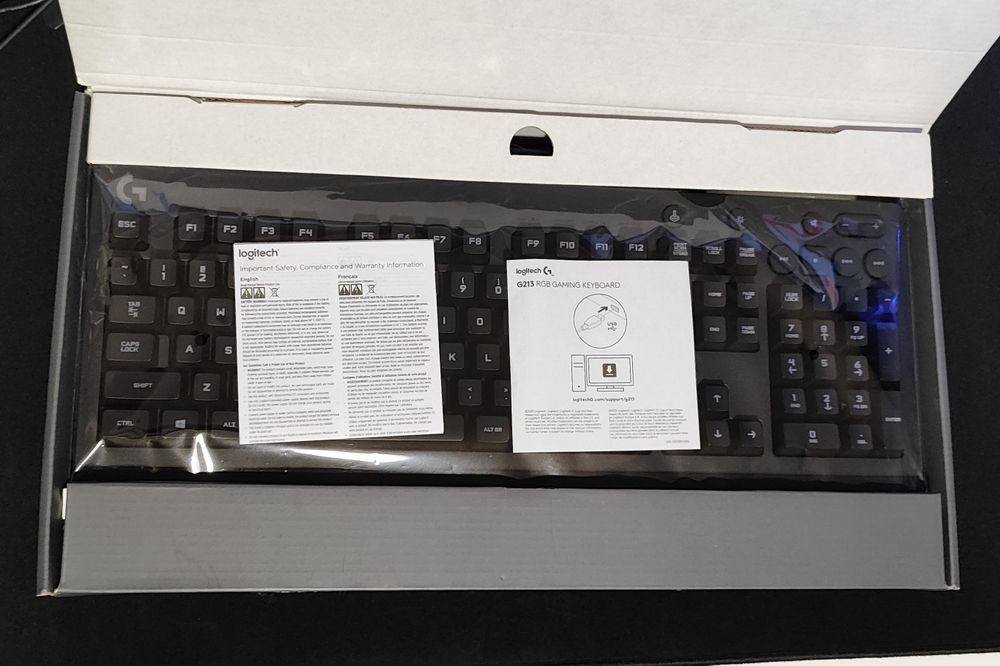 Геймърска клавиатура Logitech G213