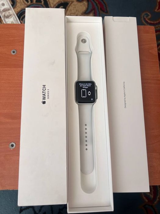Продам Apple Watch 3 series 42mm, Silver Aluminum White sport