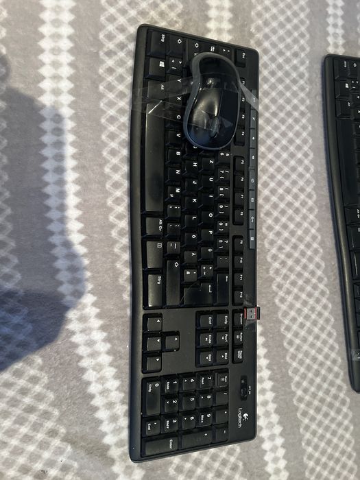 Vand tastaturi Logitech