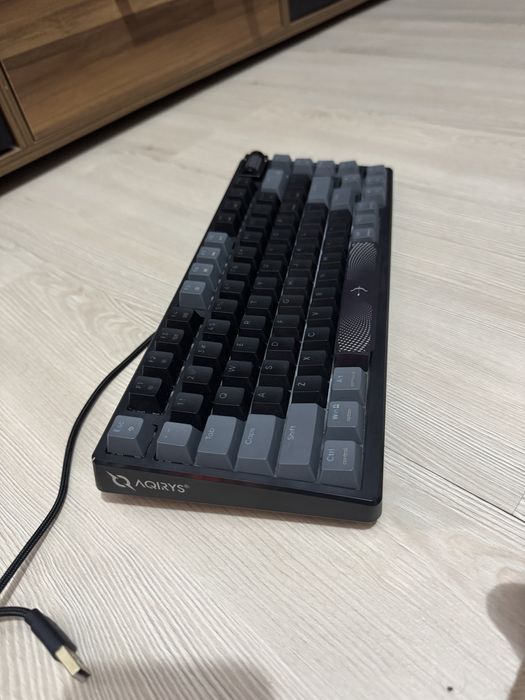 Tastaturi mecanice gaming aqirys qwerty