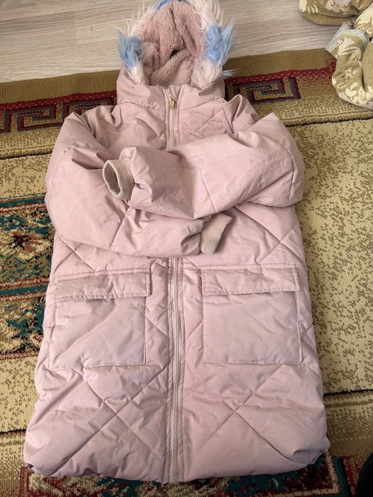 Продам куртку на девочку 9-10 лет рост 152см