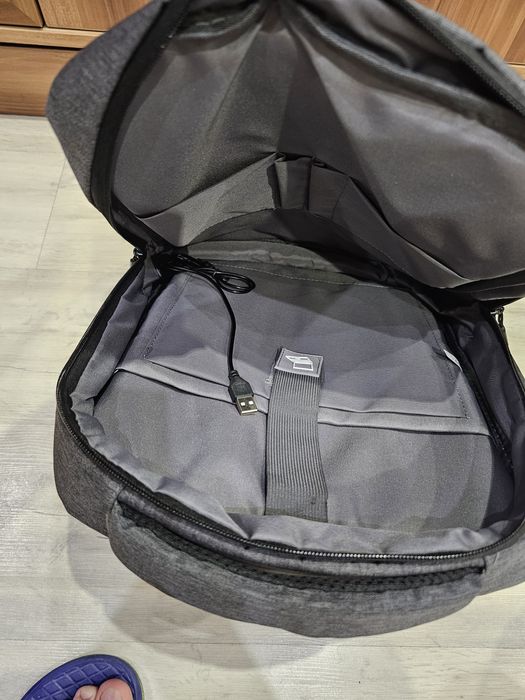 Продаётся рюкзак под ноутбук HONOR