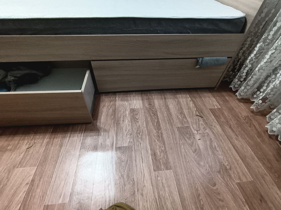 Двухспальная кровать