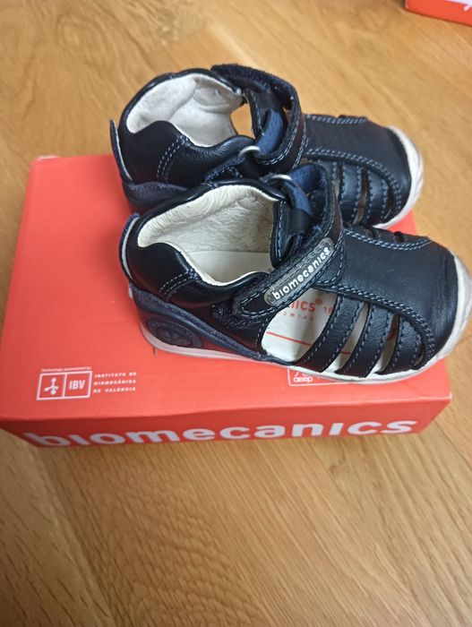 Sandale biomecanics