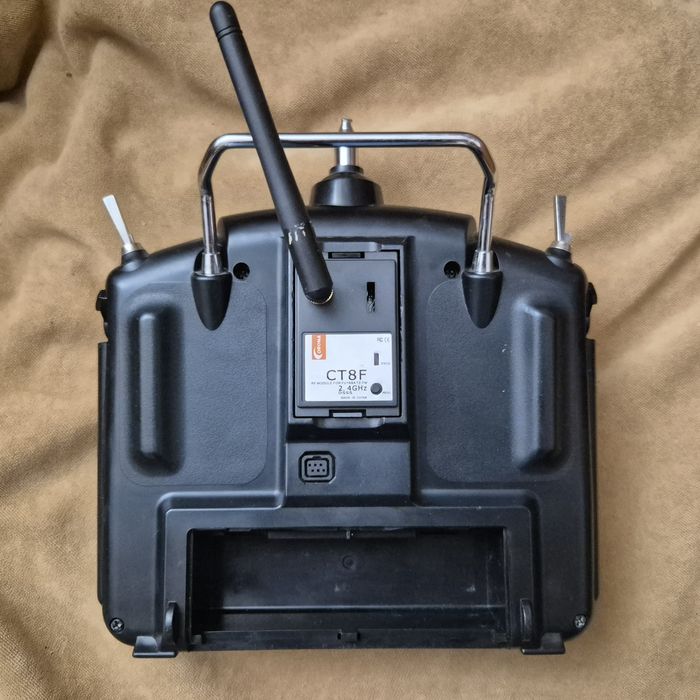 Futaba T9CP RC Transmitter с Corona 2.4GHz модул