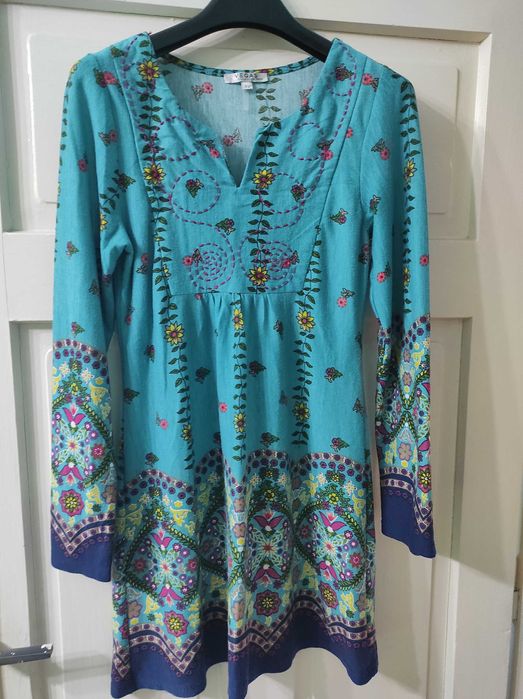 Лот от рокли различни размери