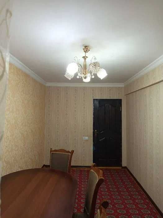 KaraKamish1\1 da 3 xona 4 xona qilingan Kvartira Sotiladi !!
