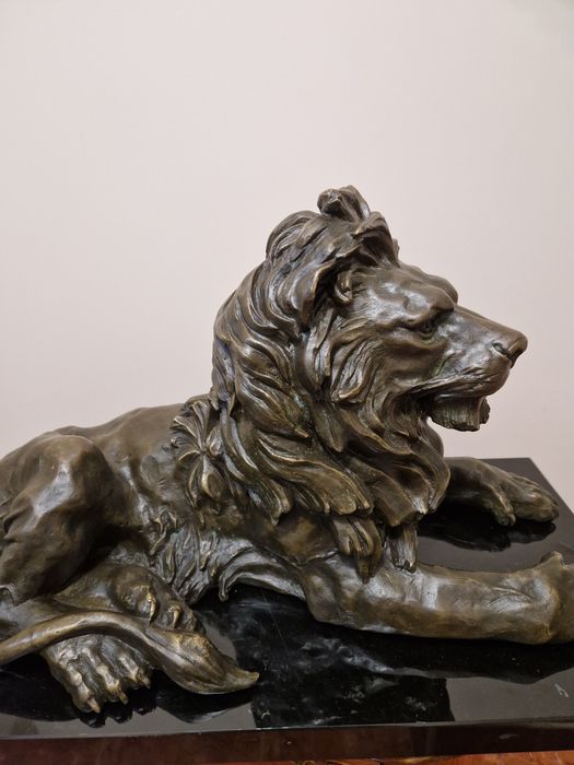 Уникална голяма антикварна бронзова фигура статуетка