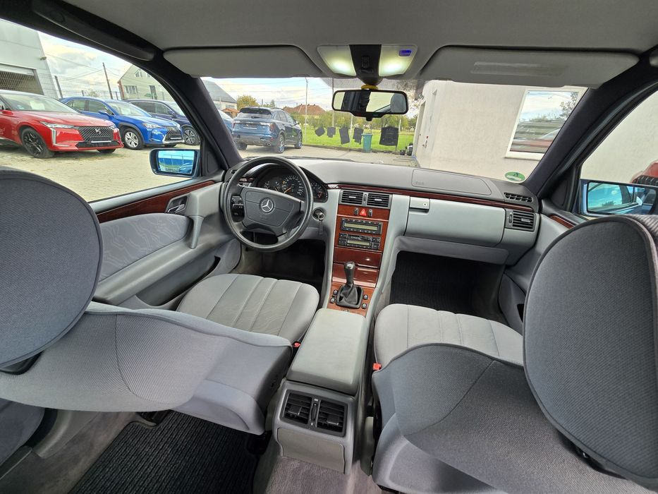 Mercedes Benz W210 2.0 benzina  Vehicul atestat istoric