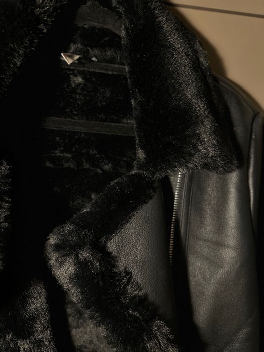 Черно кожно яке Mango