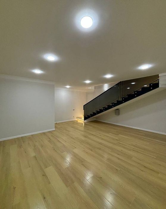 Продается новый Евродом циалковиский махалла 2-соток 3-уровень 5-комна