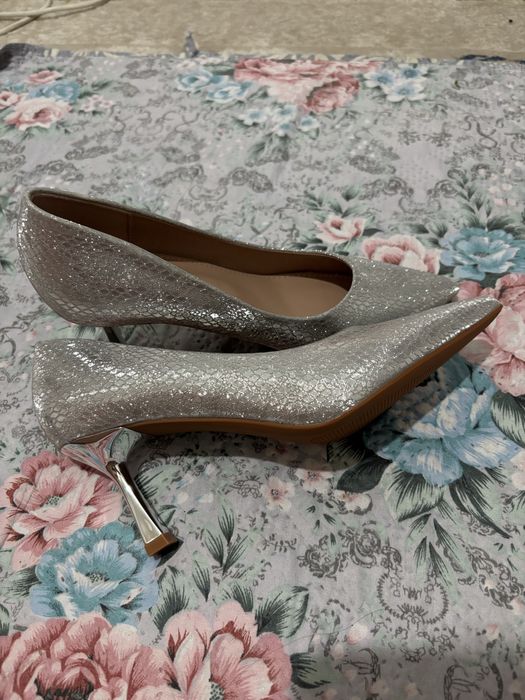 каблук 7000 тенге