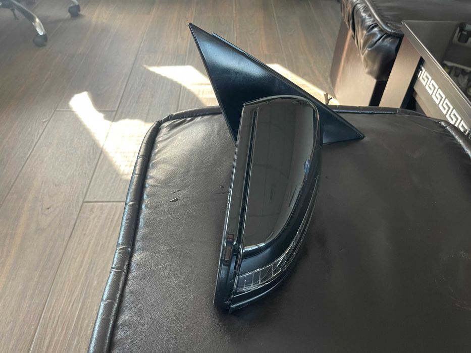 Дясно огледало Mercedes C Class w 204 Facelift