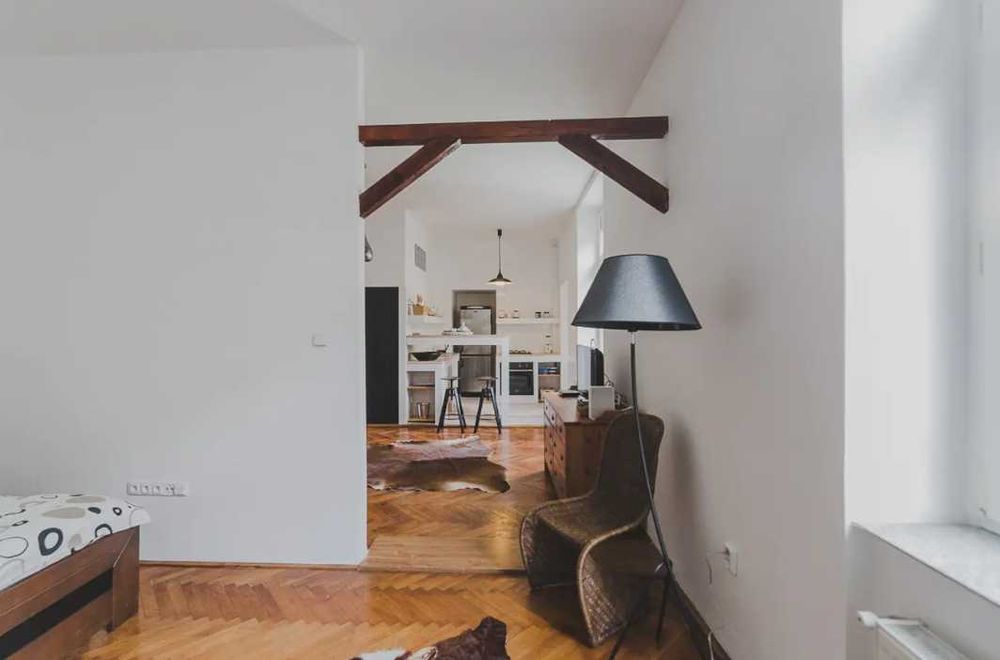 Дава се под наем Двустаен апартамент в Пловдив, Централна гара - 57 кв.м за 285.6 € - Снимка #1