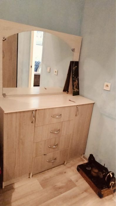 Продается спальный гарнитур