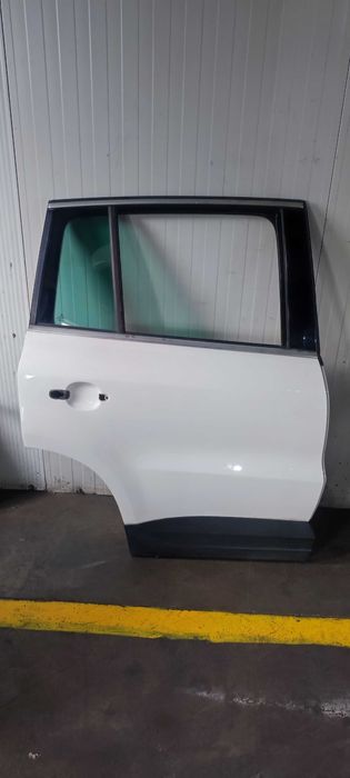Usa dreapta spate volkswagen vw tiguan 2.0 tdi 2010 cod culoare LB9A