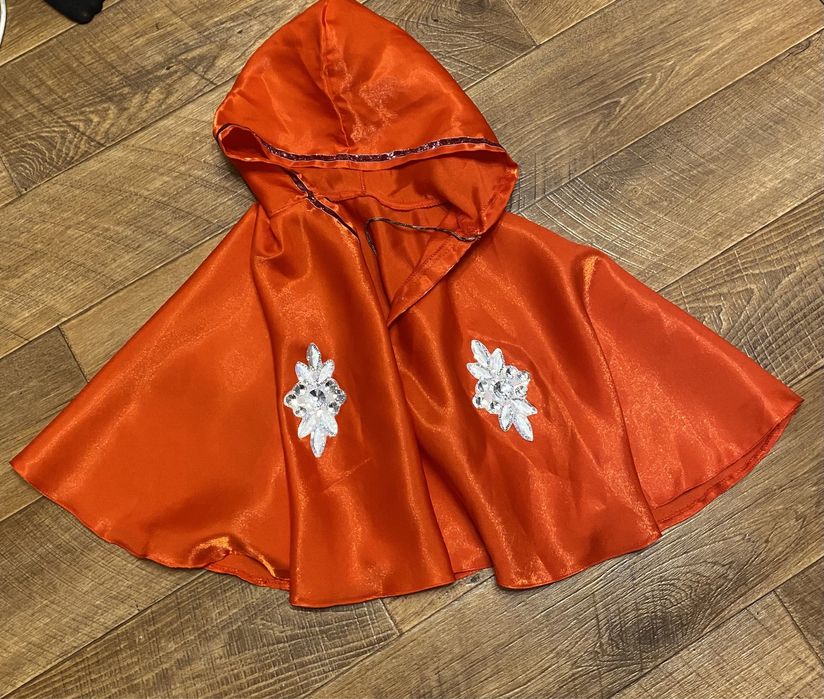 Продается праздничное платье, наряд красной шапочки ,