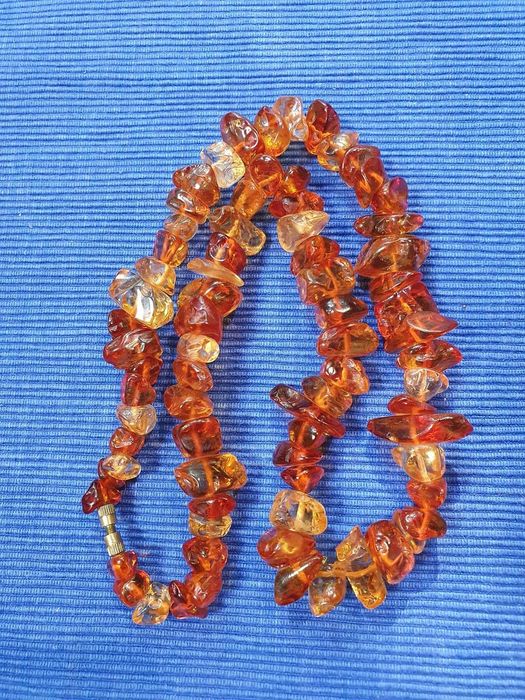 Кехлибарена огърлица  / Кехлибар