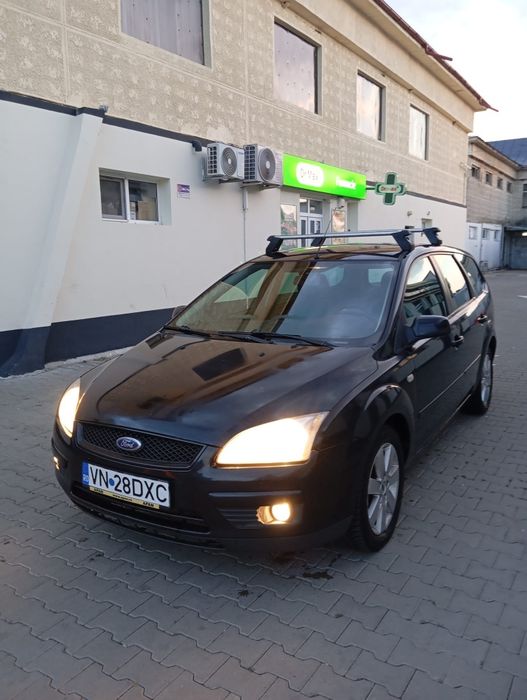 Vând Ford focus.