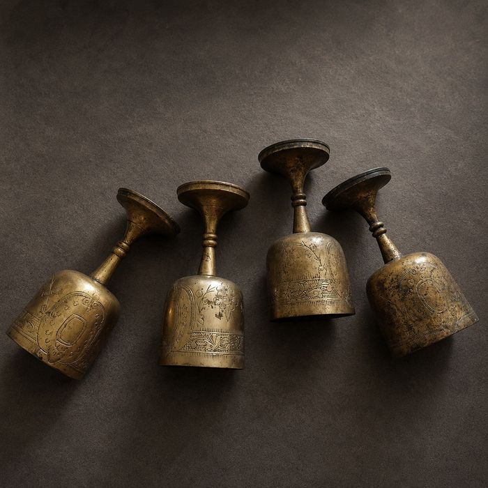 Винтажные металлические рюмки (4 шт.) СССР
Продам набор из 4 винтажных