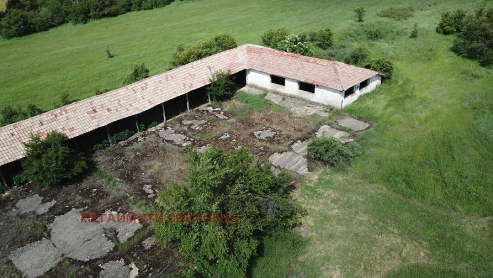 Продажба Къща гр. Севлиево - гр. Севлиево 1000m² и двор 1000m²