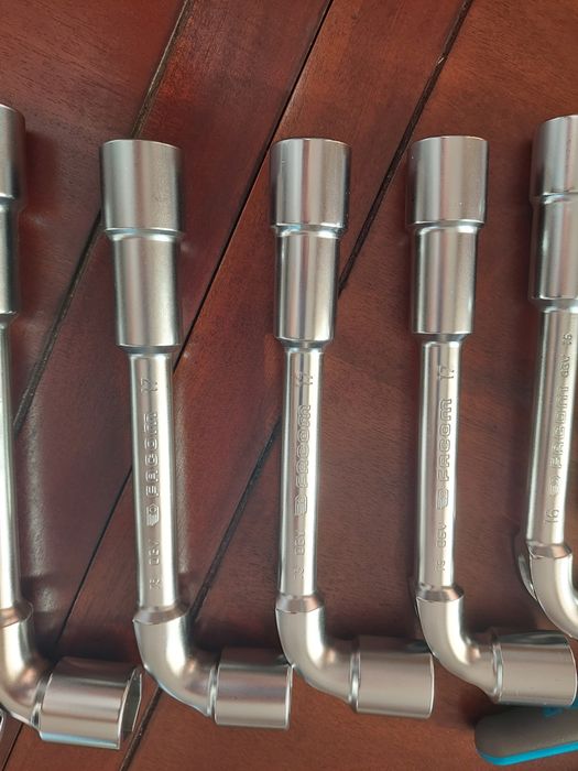 Facom Unior Инструменти